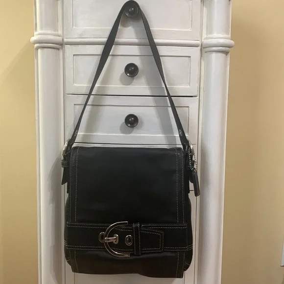 👜Coach Hampton Small Soho Crossbody Purse Buckle Flap👜 - Picture 2 of 4